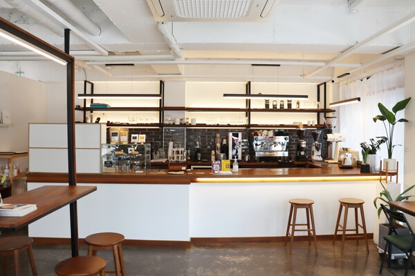 포코라 커피 로스터리 카페 내부 모습 (사진=조아서 기자)