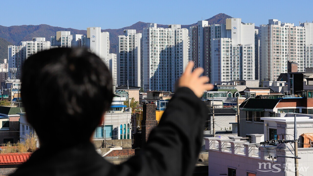 춘천지역 아파트 가격이 4개월 연속 하락세를 보이고 있는 것으로 조사됐다. (사진=이정욱 기자)