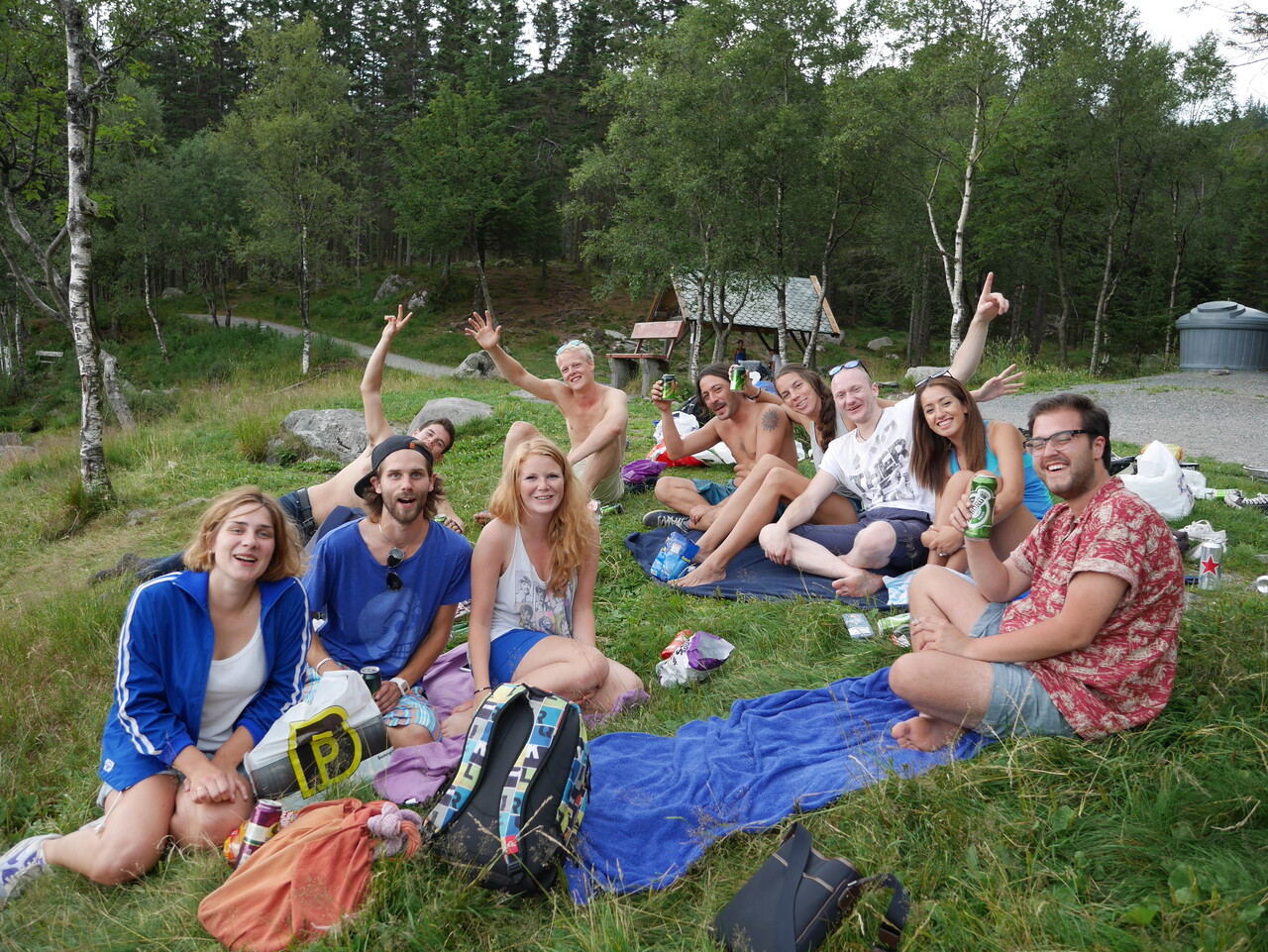 베르겐 산 정상에서 만난 스칸디나비아 친구들. 사진=강이석