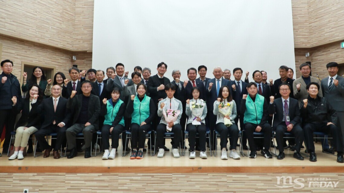  이형택 전 국가대표의 모교인 봉의고등학교 테니스부 창단식이 5일 개최됐다. (사진=박지영 기자)