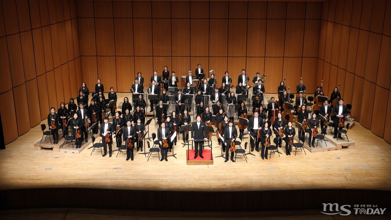 춘천시립교향악단은 이달 18일 3년 만에 ‘2024 교향악축제’ 무대에 오른다. (사진=춘천시립예술단)