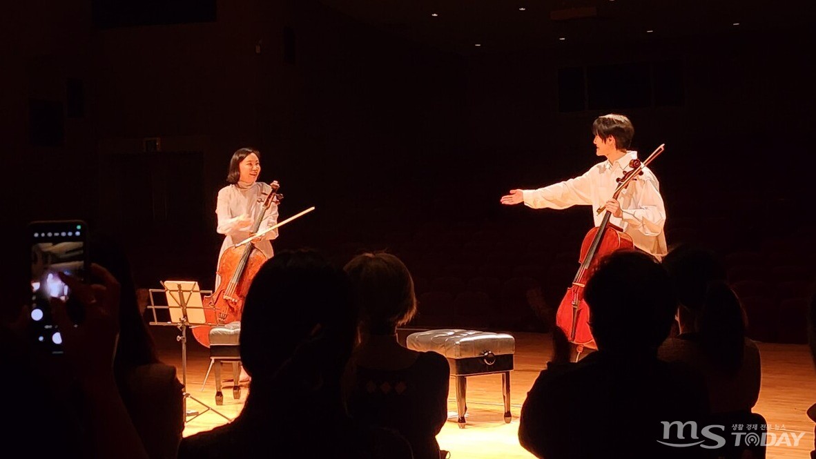 ‘첼리스트 홍진호의 음악적 하루’가 18일 춘천문화예술회관 공연을 시작으로 10월까지 진행된다.